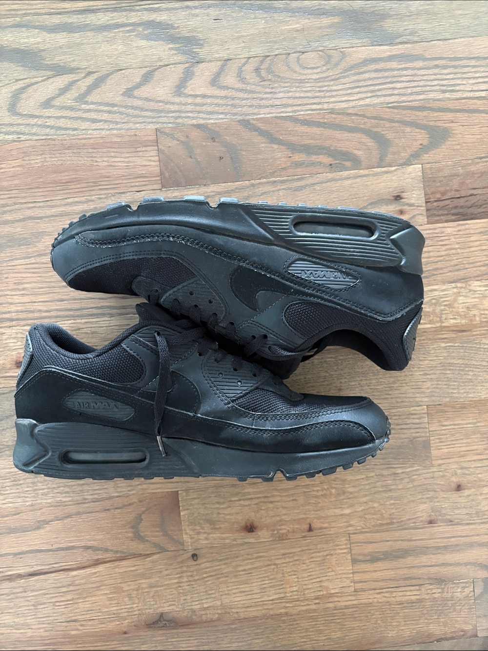 Nike Men's Black Low-Top Air Max Sneakers